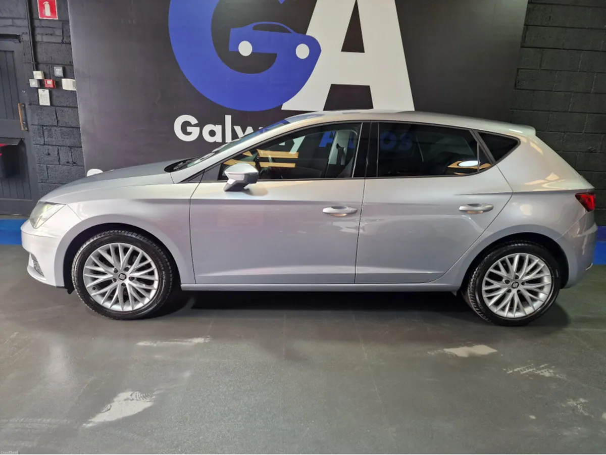 SEAT Leon SE DYNAMICS TDI DSG **LOW MILAGE** - Image 4