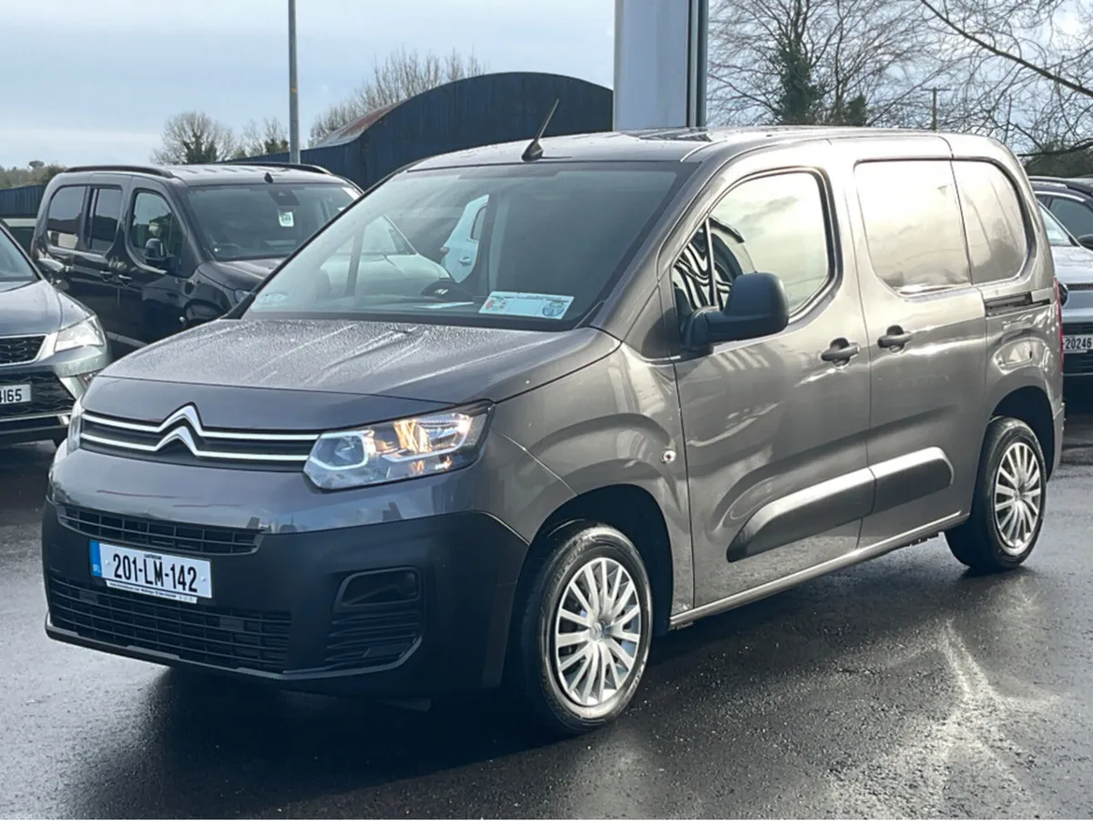 Peugeot 5008 ALLURE 1.5 BLUE HDI 130 6 6.2 4DR - Image 3