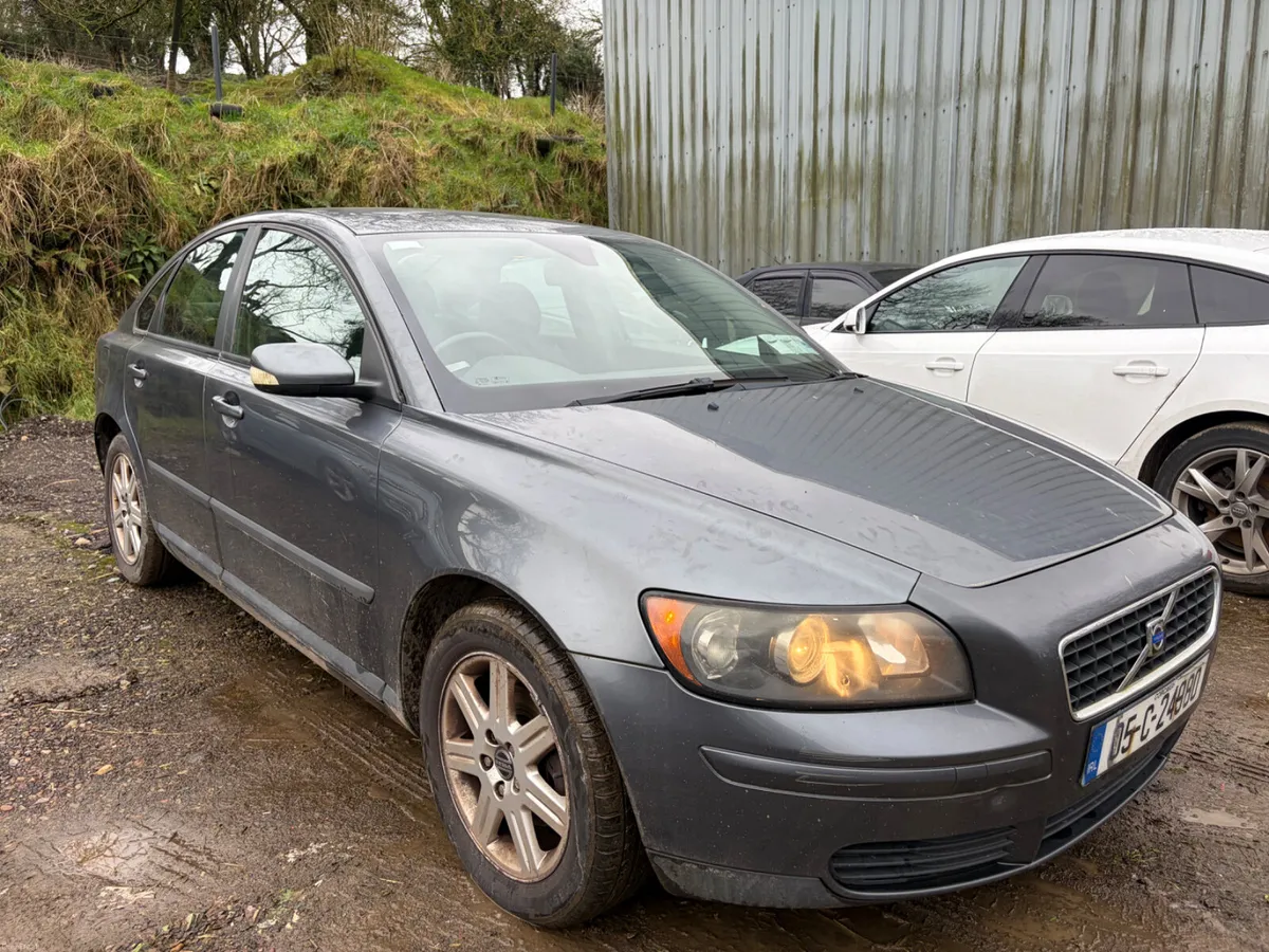05 VOLVO S40 1.6 Petrol - Image 1