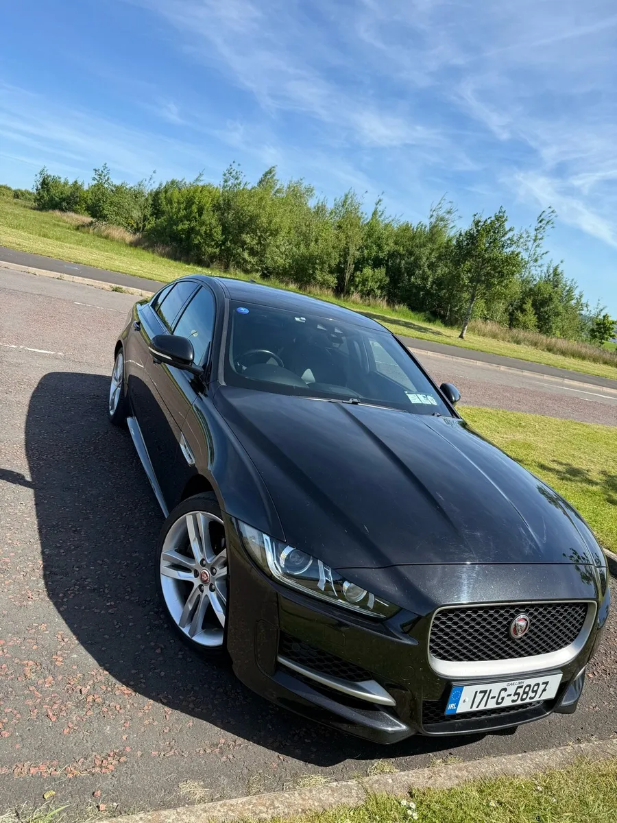 2017 JAGUAR XE R-SPORT 2.0 AWD AUTO - Image 2