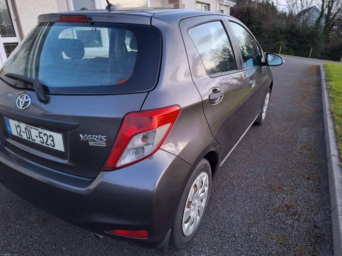 Toyota Yaris 2012 - Image 3