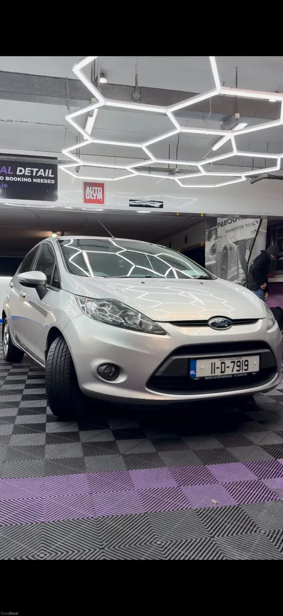 Ford Fiesta 2011 - Image 2
