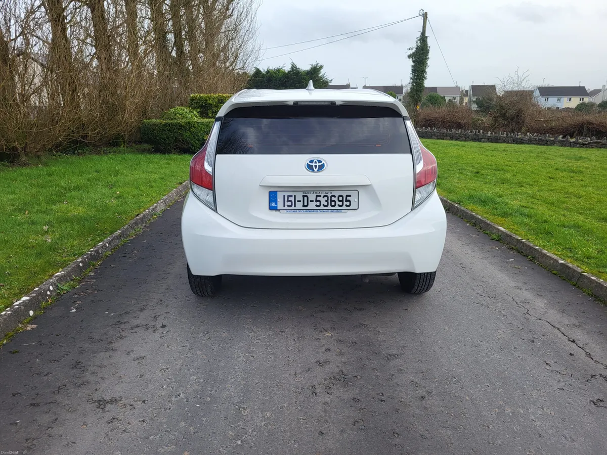 Toyota Aqua HYBRID AUTOMATIC - Image 3