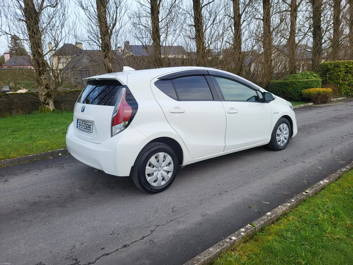 Toyota Aqua HYBRID AUTOMATIC - Image 2
