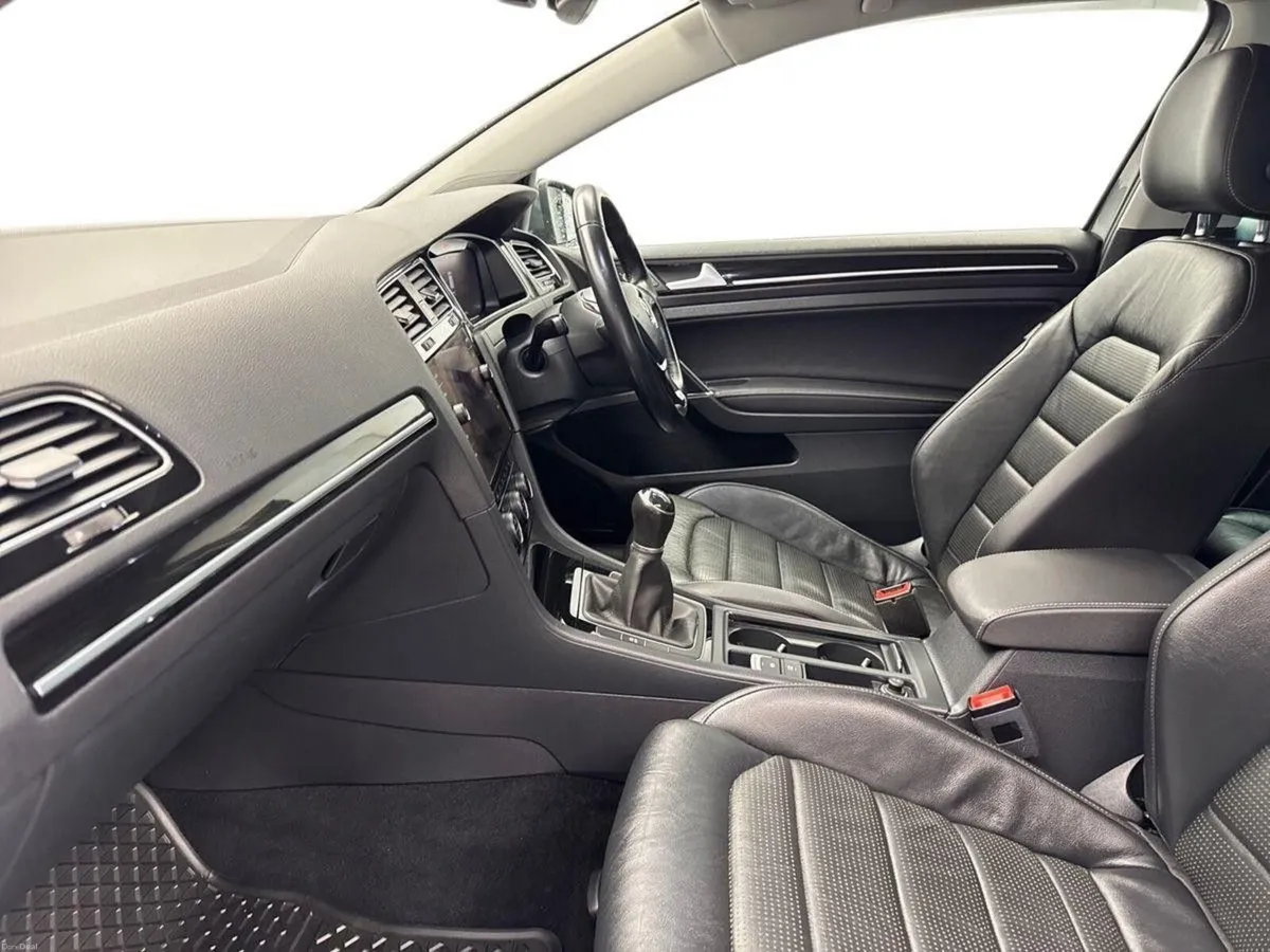 Volkswagen Golf 1.6TDI R-LINE *3 DOOR* €70 PER WEE - Image 3