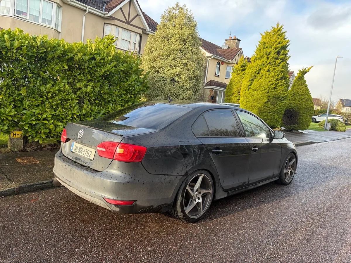 VW Jetta lowest KM on done deal - Image 3