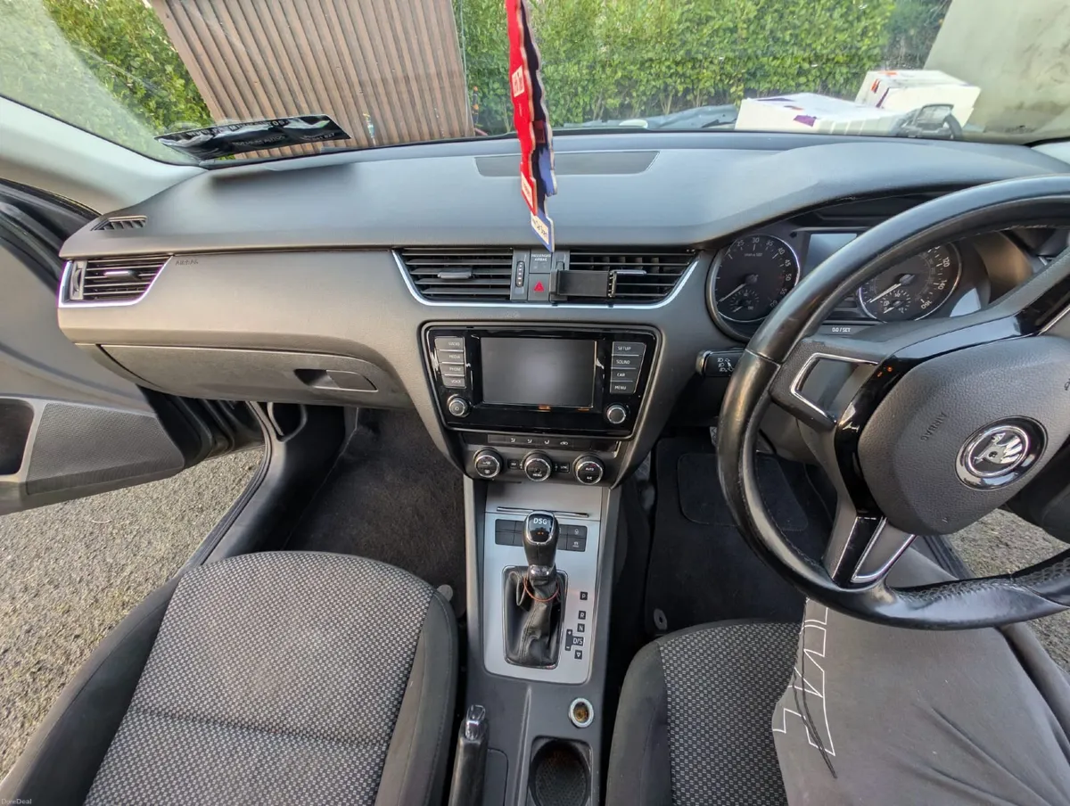 Skoda Octavia 2015 - Image 2
