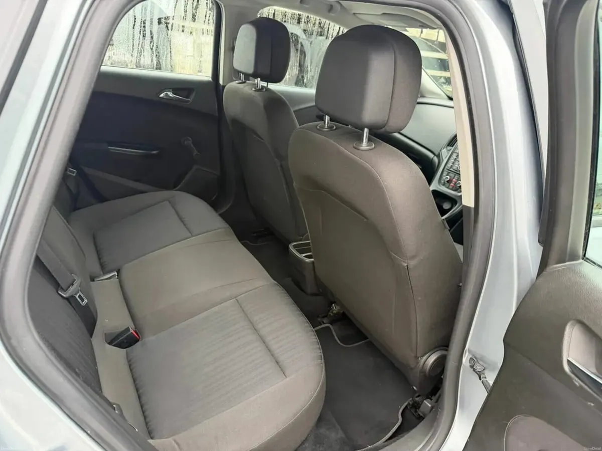 OPEL ASTRA 2011 - Image 4