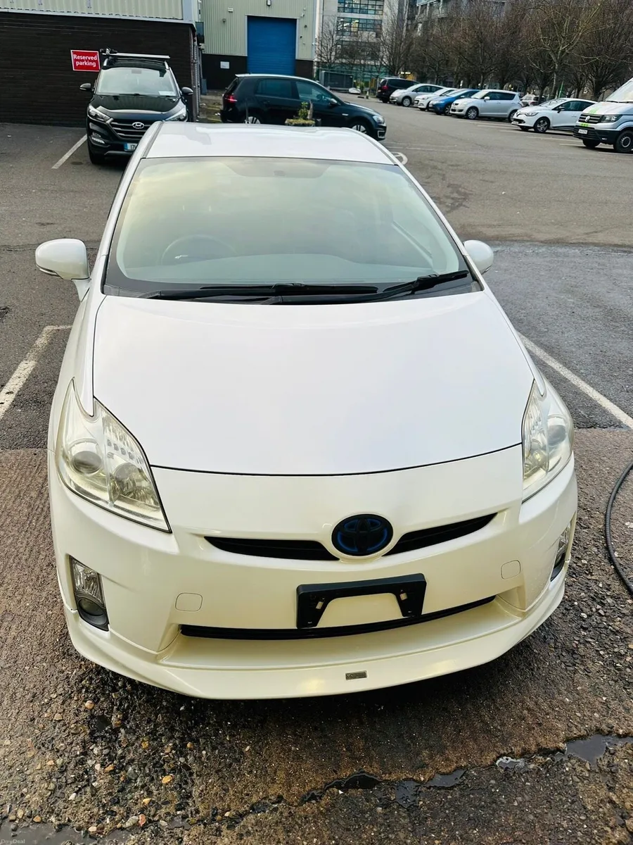 2011 Toyota  Prius TINY MILEAGE !!! - Image 3