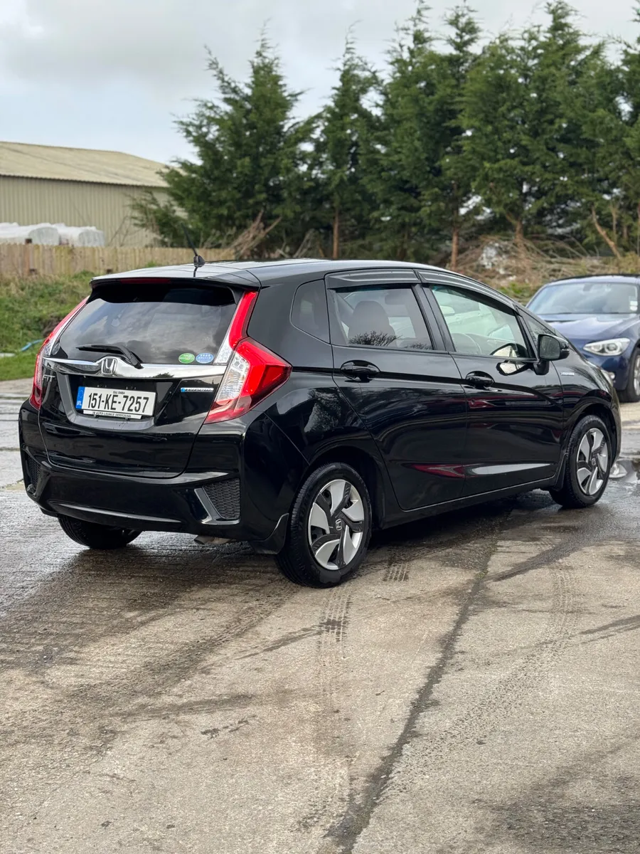 HONDA FIT Hybrid Auto 2015 62000KM HighSpec - Image 4