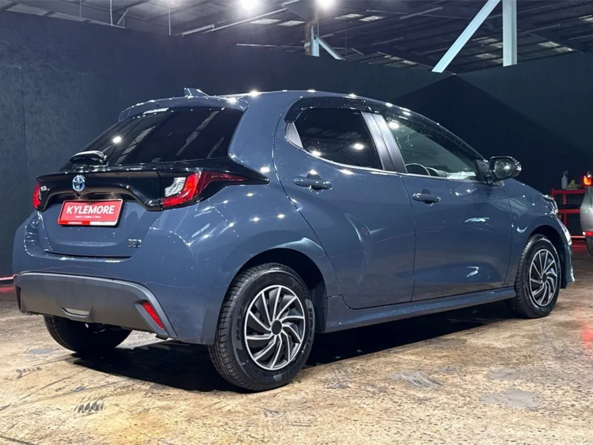 Toyota Yaris 1.5L HYBRID - 14'' FACTORY ALLOY WHEE - Image 4