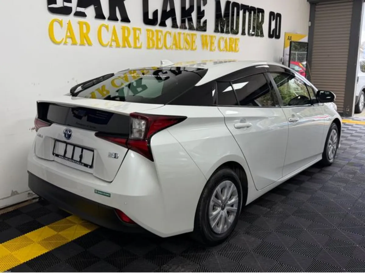 Toyota Prius 2022 Prius 1.8 Hybrid - Image 4