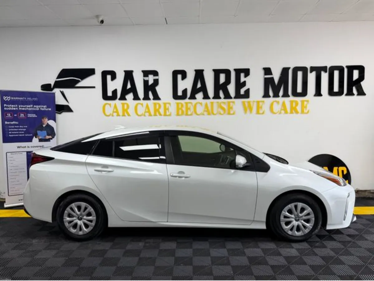 Toyota Prius 2022 Prius 1.8 Hybrid - Image 3