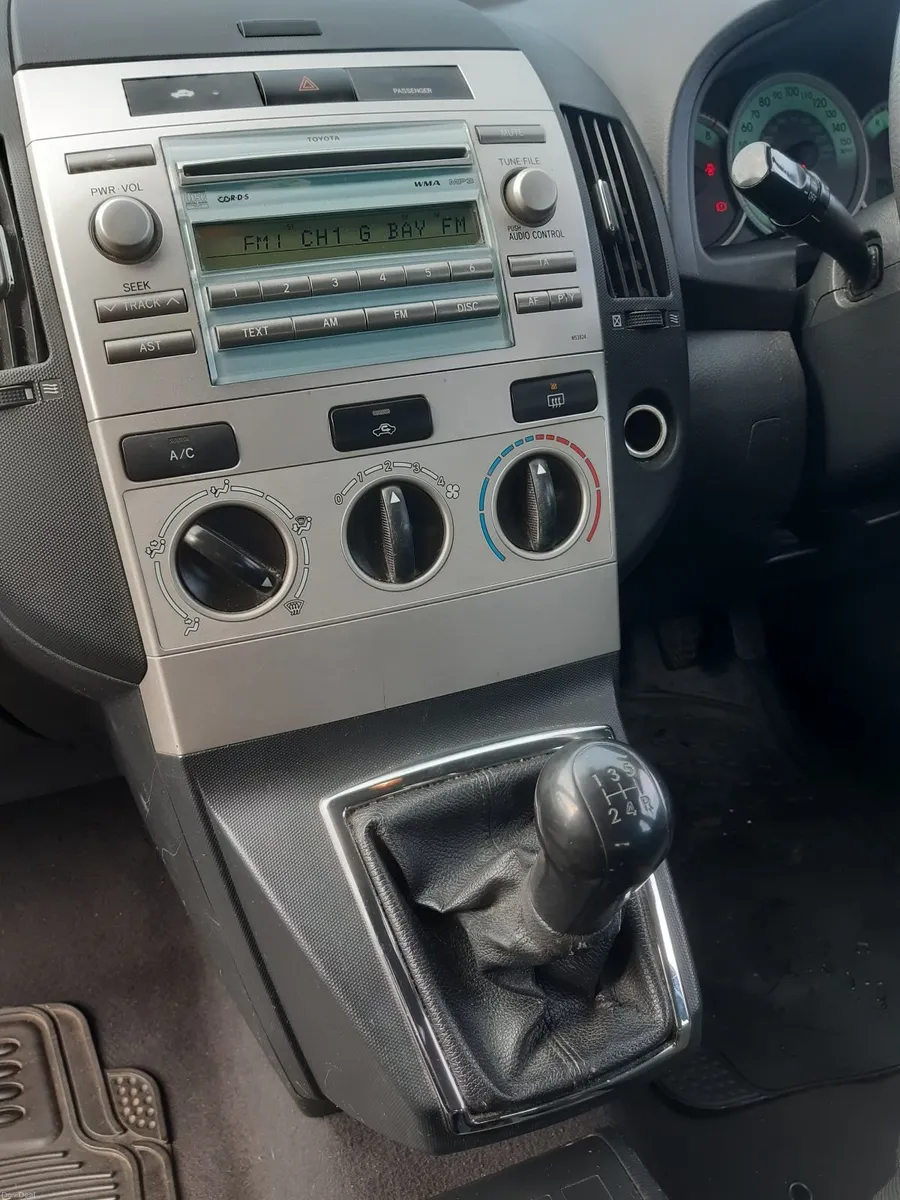 Toyota Corolla 2008 - Image 2