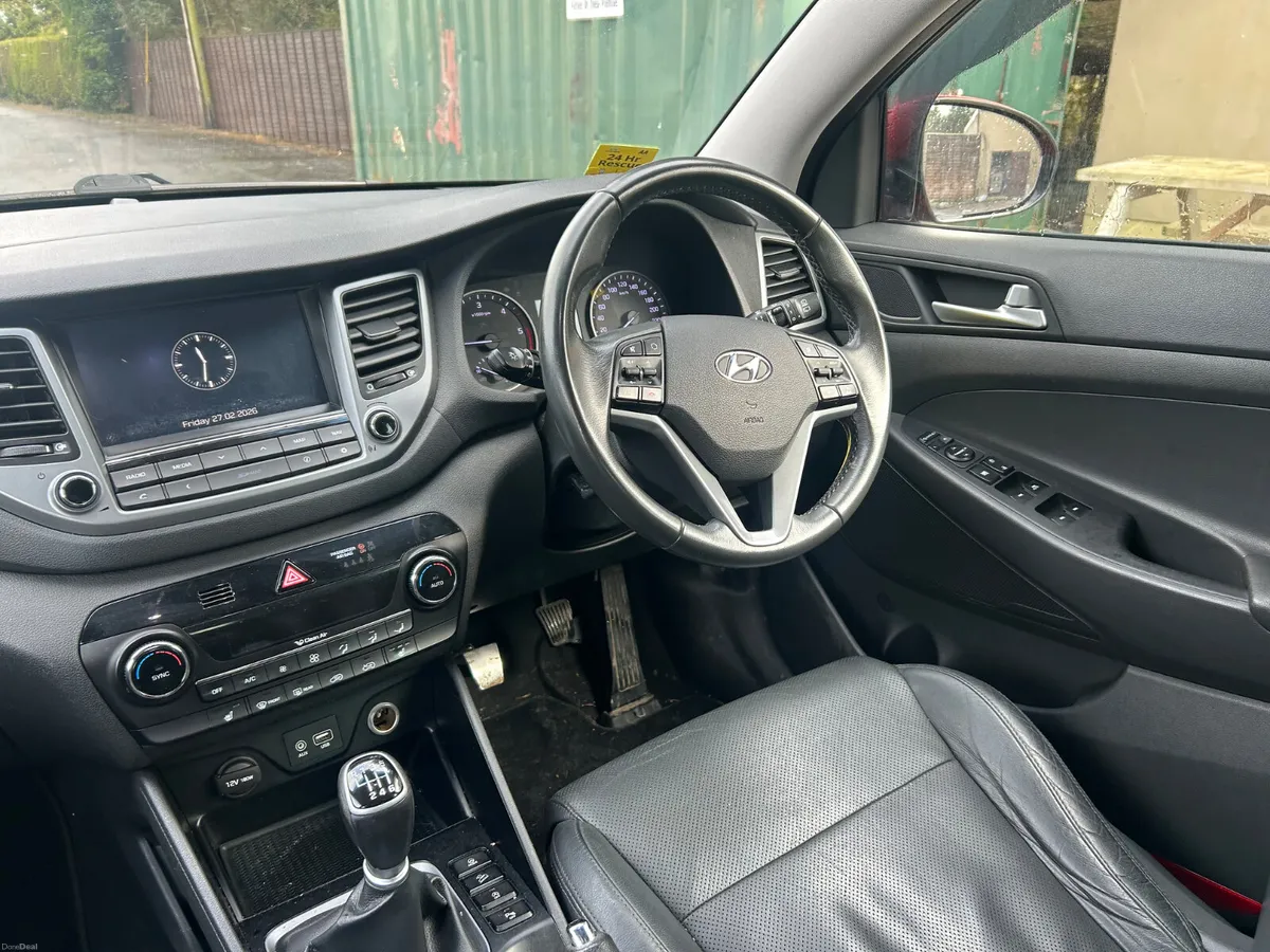 Hyundai Tucson 2016, black leather , SH - Image 3