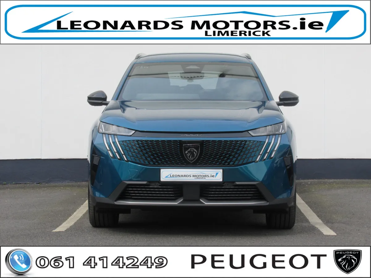 261 Peugeot 5008 Allure 1.2 Hybrid 136bhp *DEMO* - Image 2