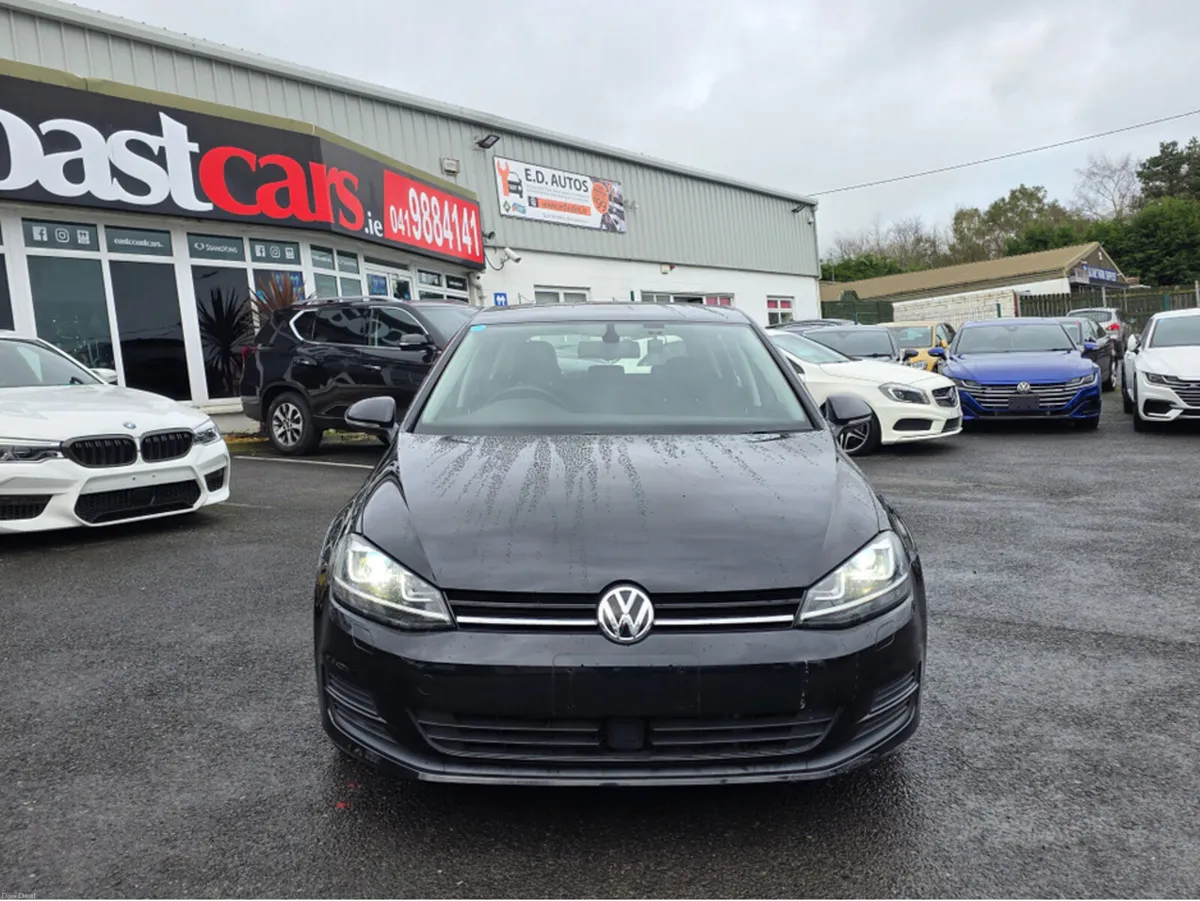 Volkswagen Golf 1.2 TSI COMFORTLINE - REV CAMERA - - Image 4