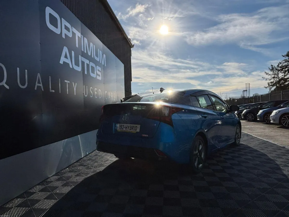 Toyota Prius Toyota Prius touring,1.8 self chargin - Image 2