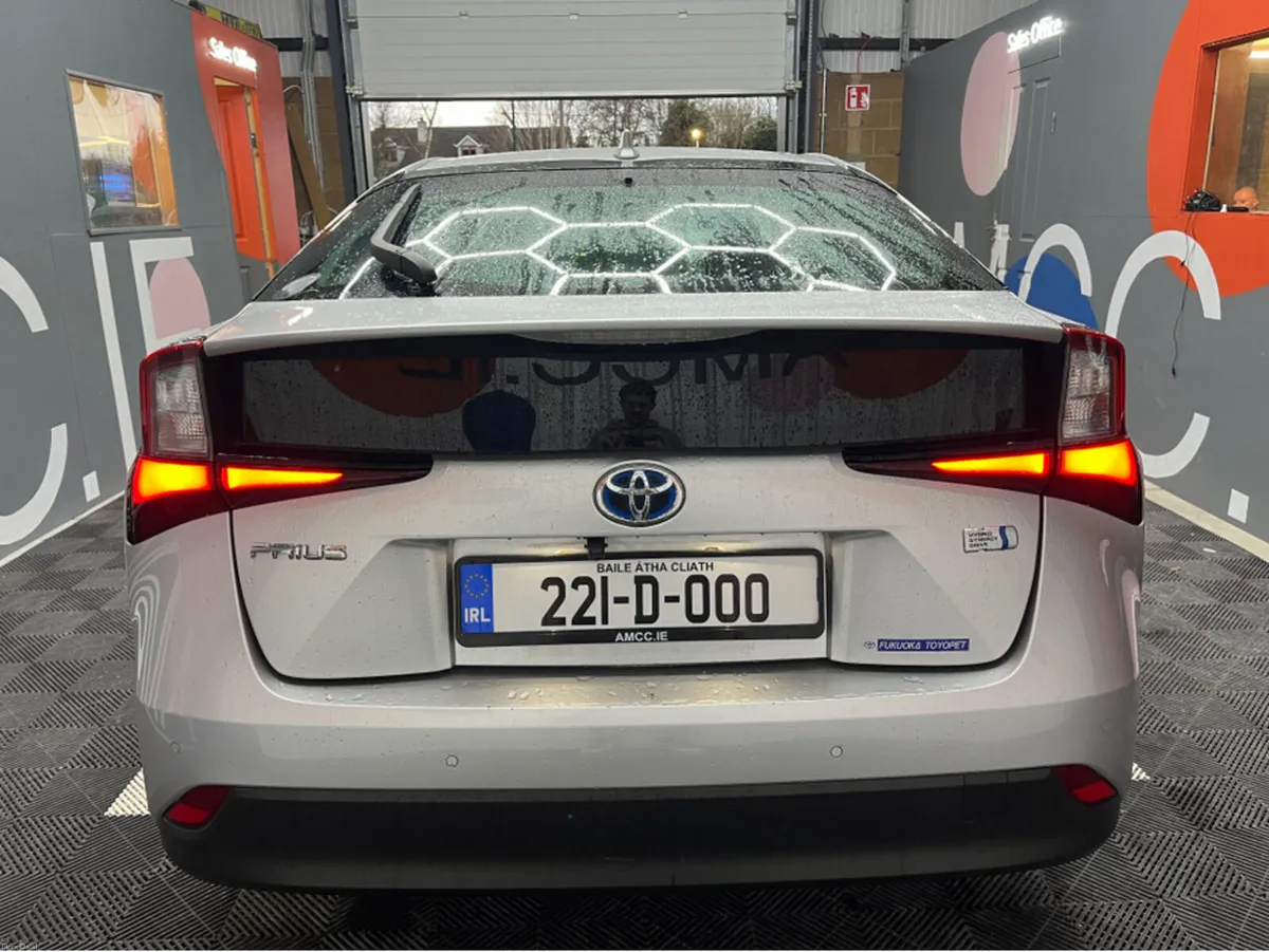 Toyota Prius 2022 TOYOTA PRIUS S 1.8 AUTOMATIC / C - Image 3