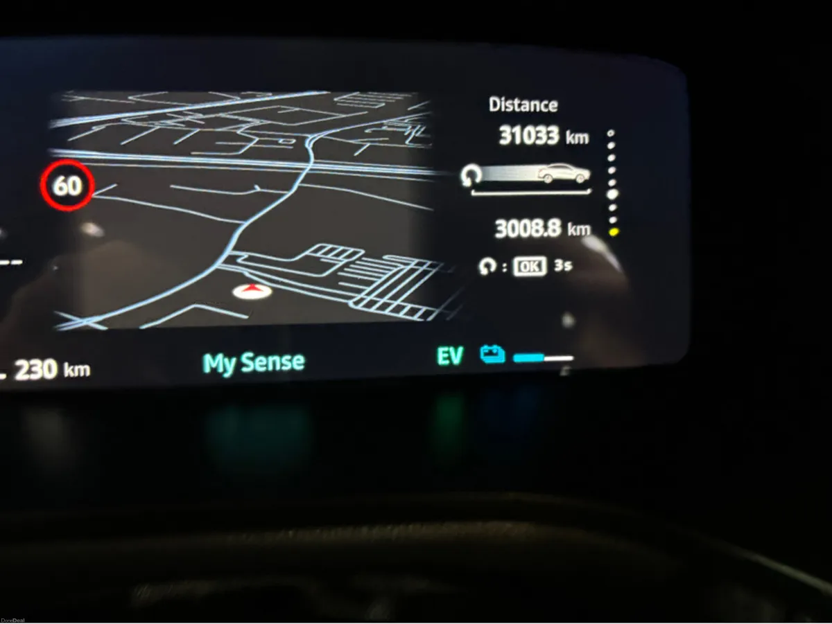 Renault Arkana TECHNO E-TECH HYBRID 14 - Image 4