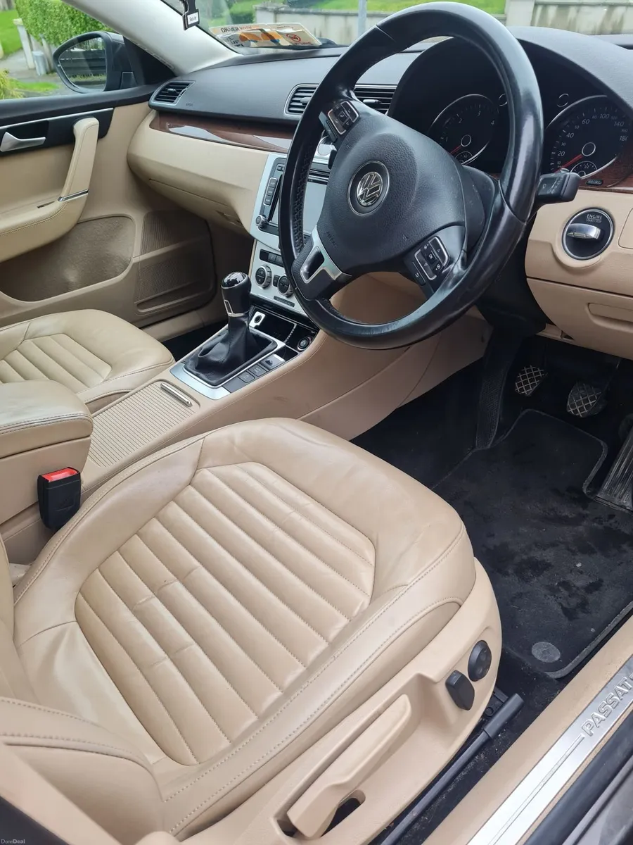 Volkswagen Passat 2014 - Image 4