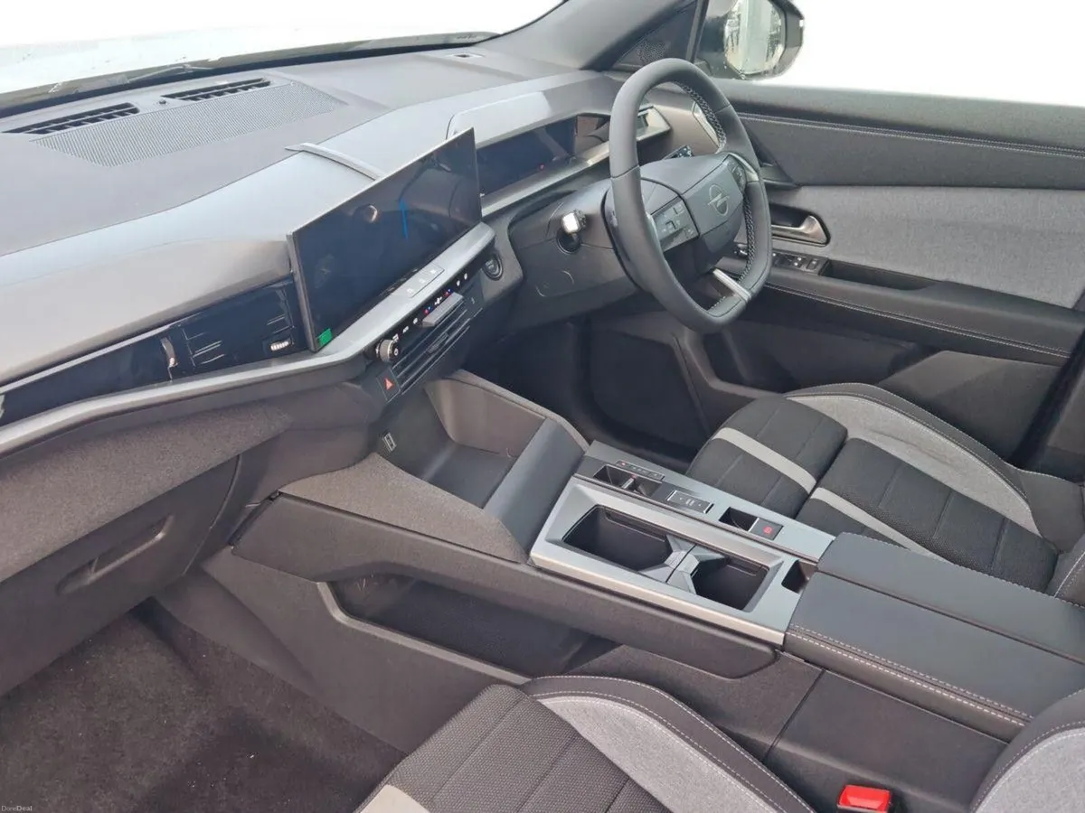 Opel Grandland Elegance PureTech 136 MHEV - Image 4