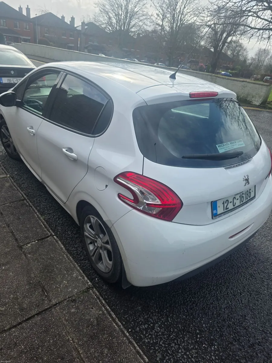 Peugeot 208 2012 - Image 2