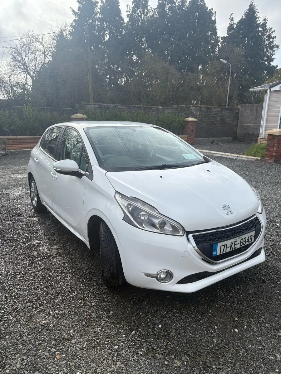 2017 Peugeot 208 - Image 1