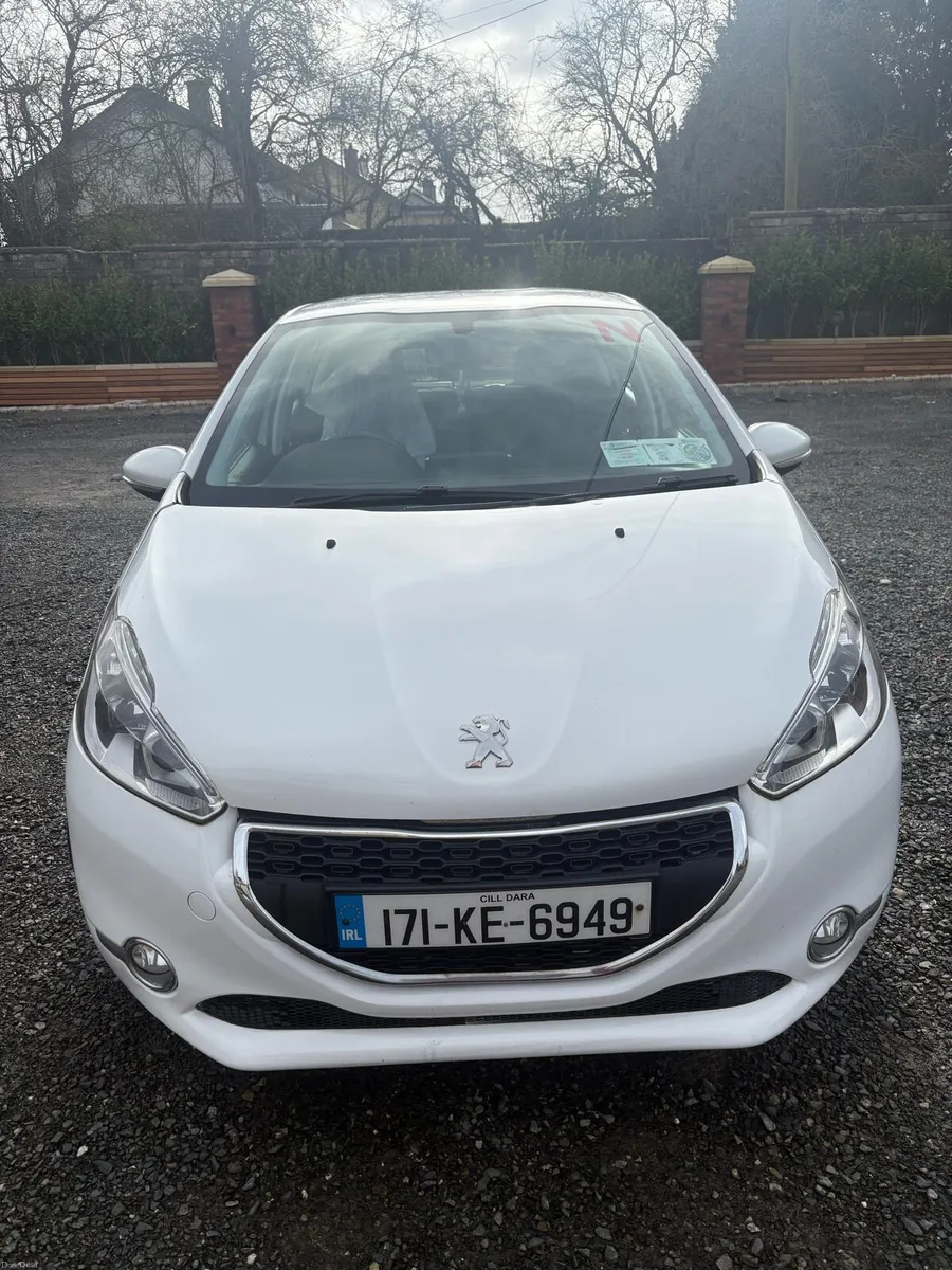 2017 Peugeot 208 - Image 3