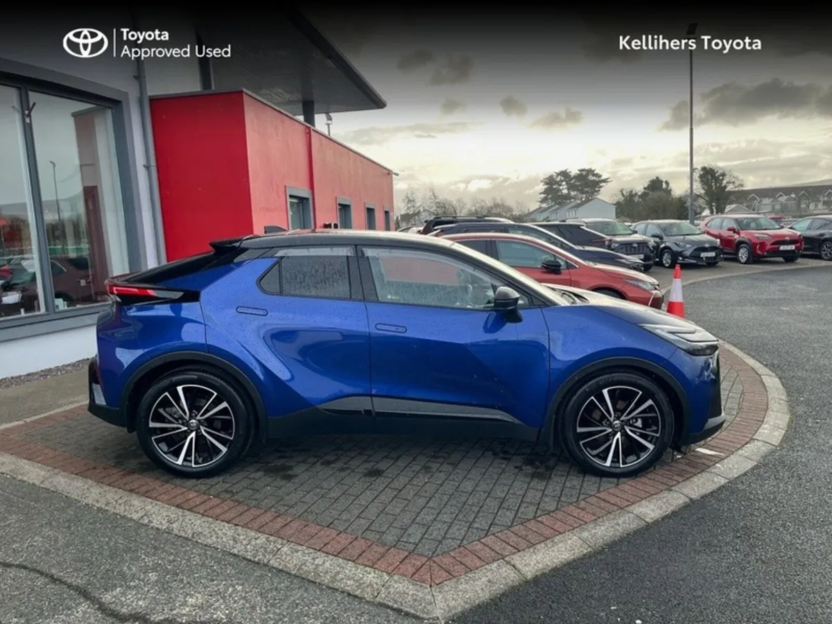 Toyota C-HR HYBRID ELECTRIC SOL - Image 3