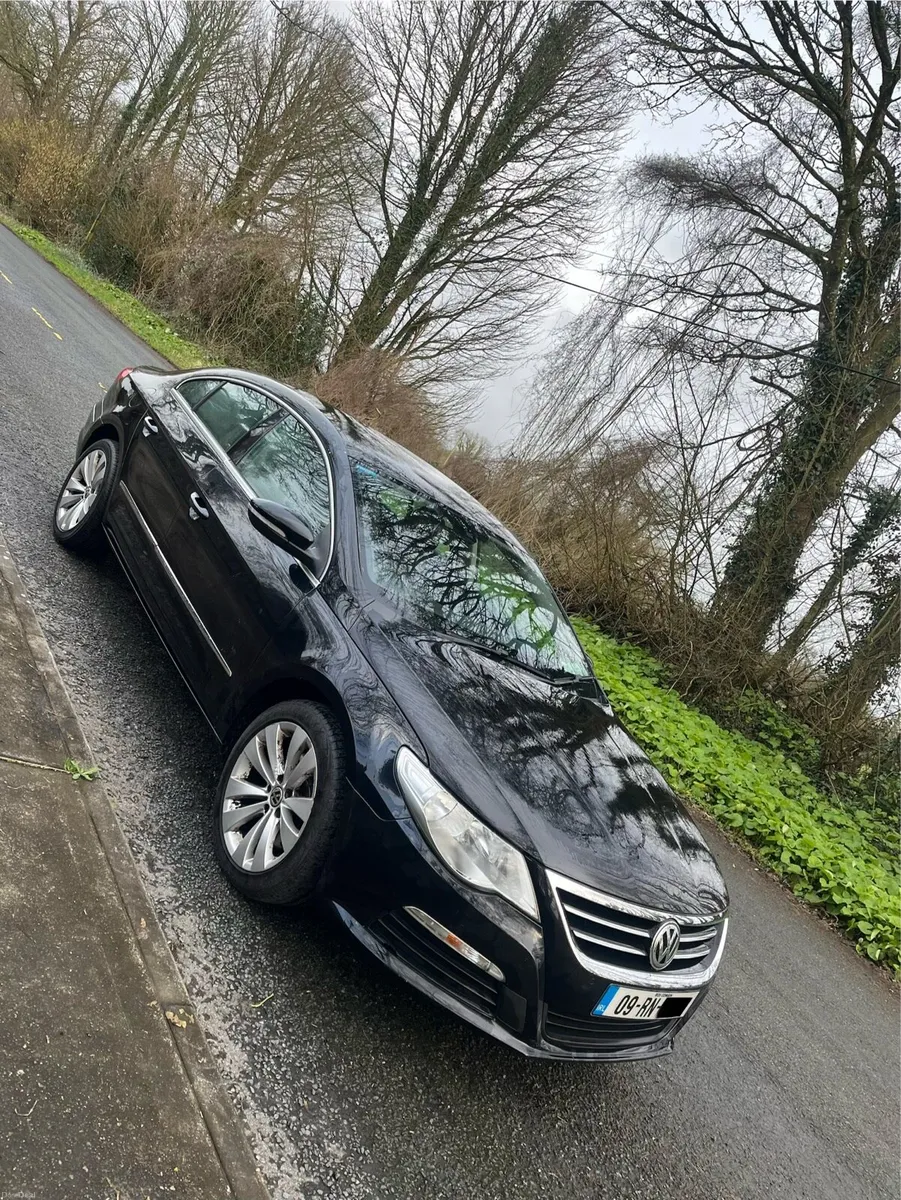 Volkswagen Passat 2009 - Image 1