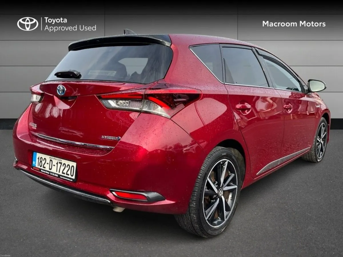 Toyota Auris EASTER SALE!! AURIS HYBRID LUNA SPORT - Image 2