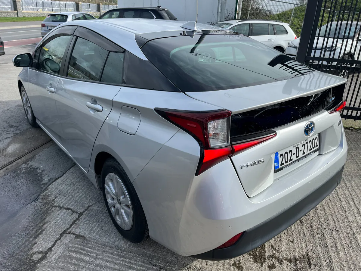 Toyota Prius 2020, 1.8 HYBRID AUTO LOW KMS - Image 4