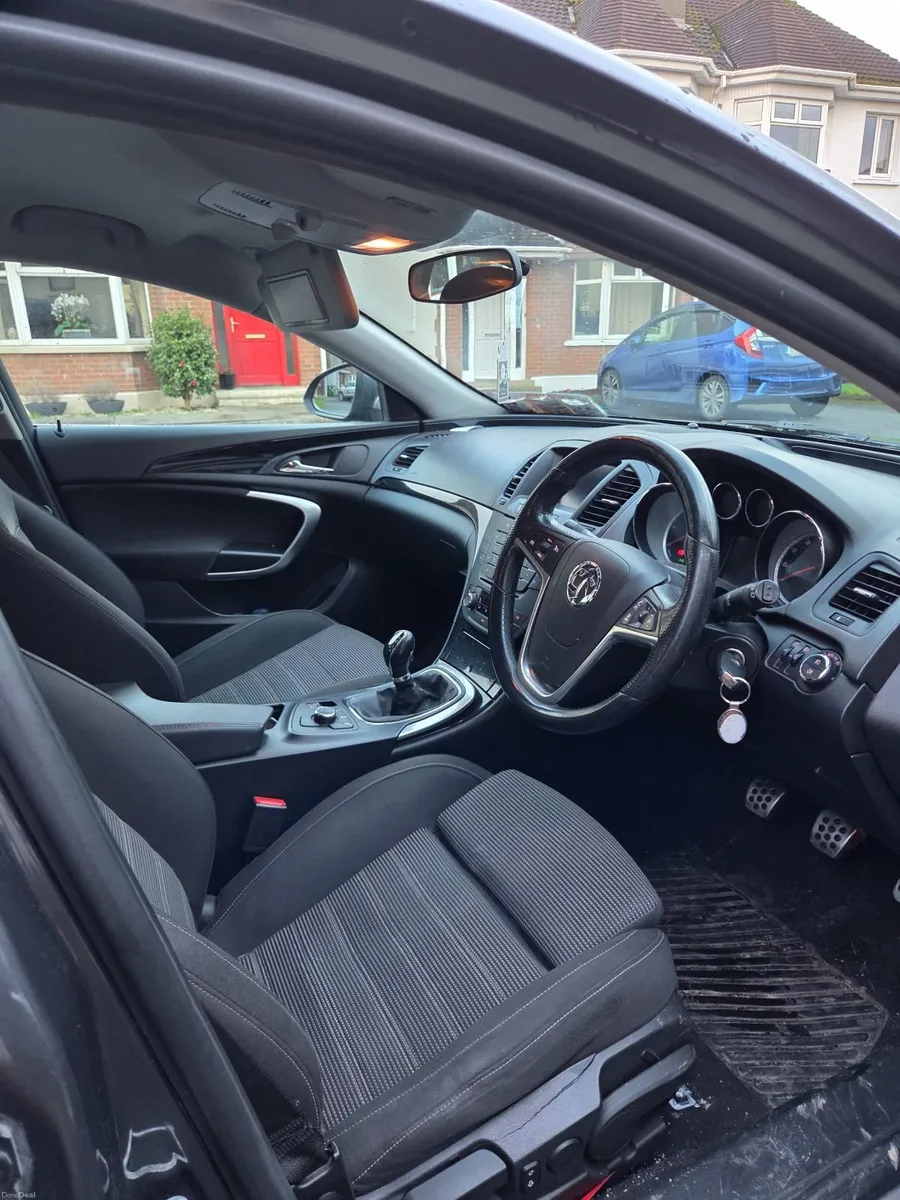 Vauxhall Insignia 2012 - Image 2