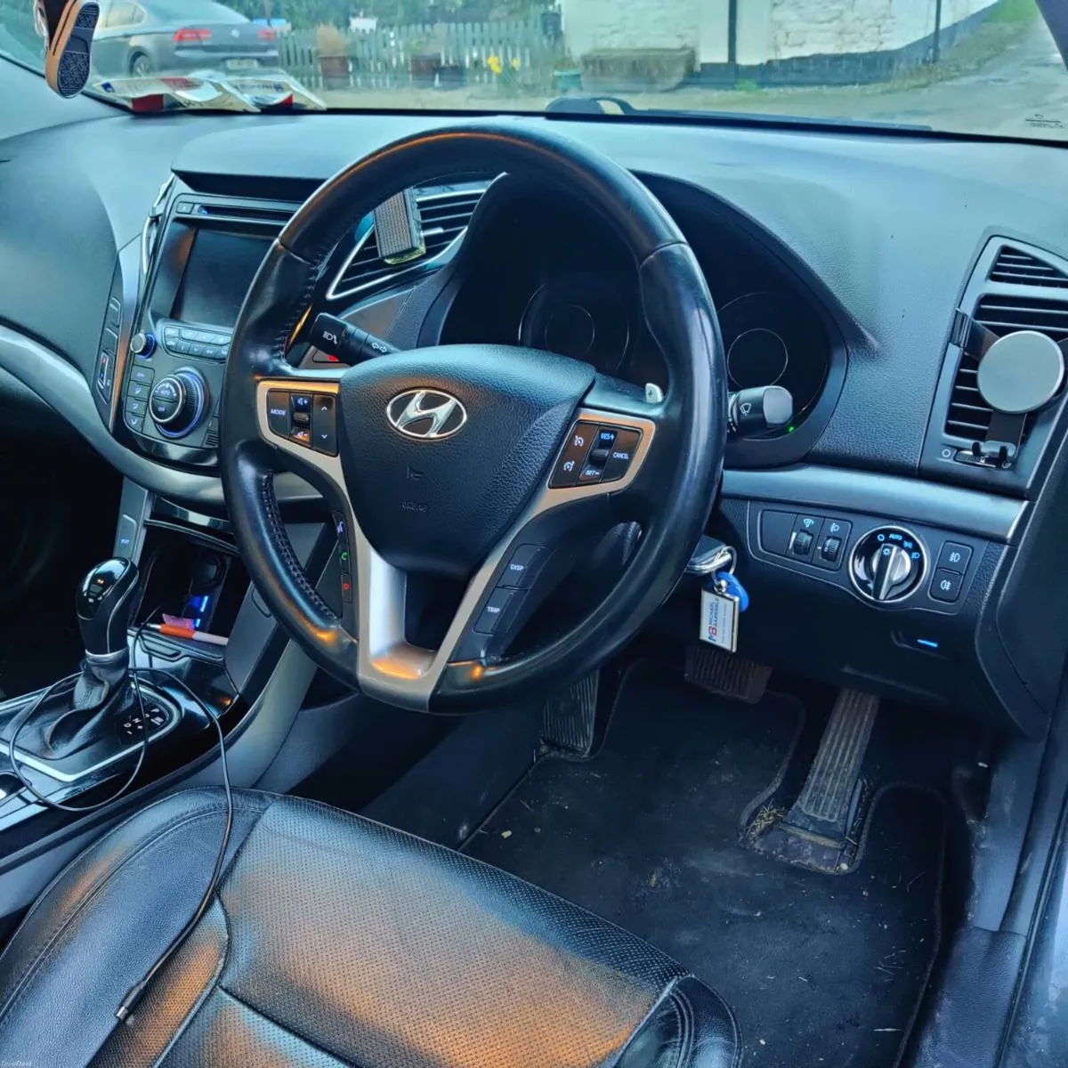 Hyundai i40 1.7 CRDI STYLE 136PS AUTO - Image 3