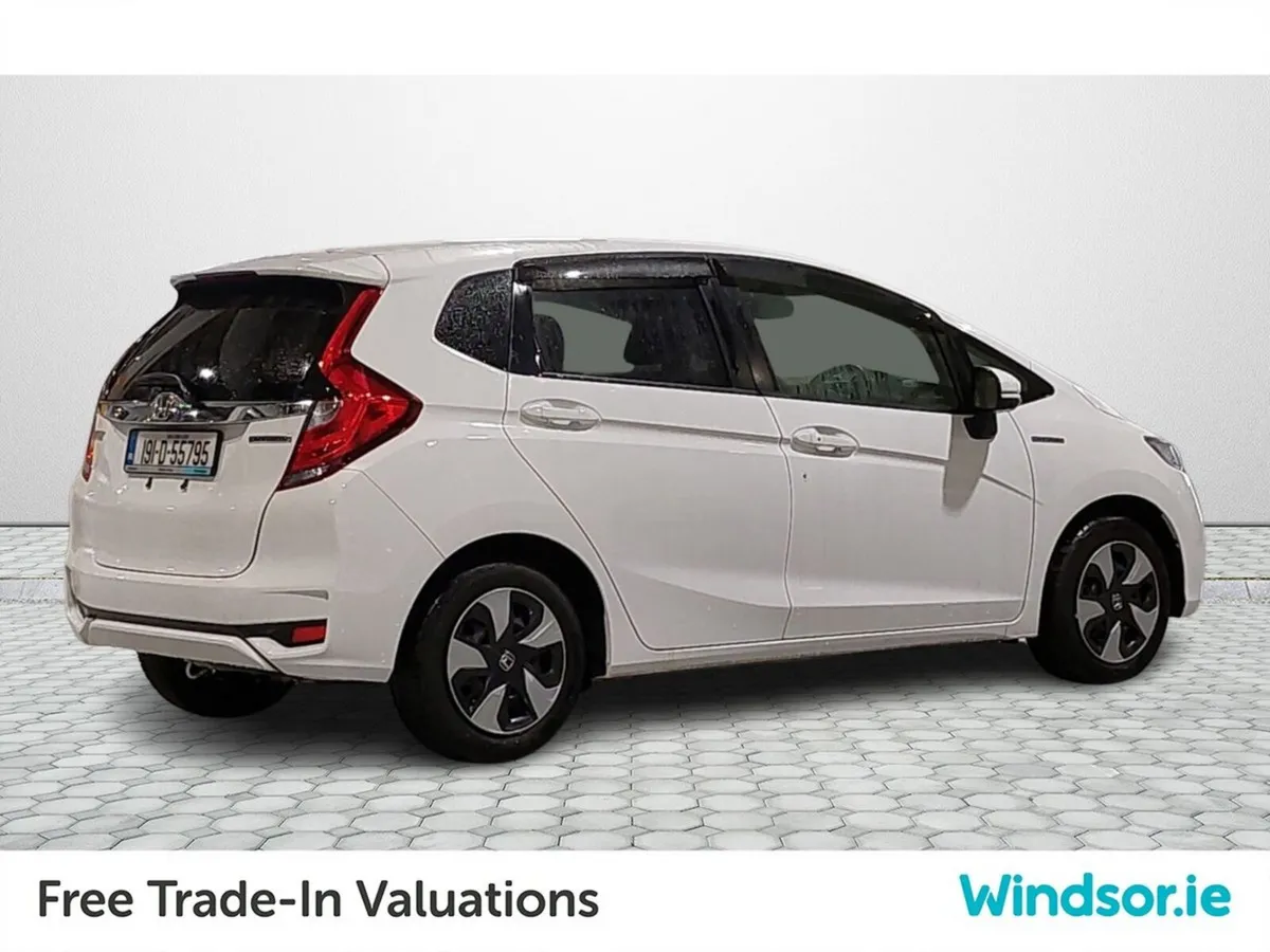 Honda Fit HYBRID AUTO - Image 4