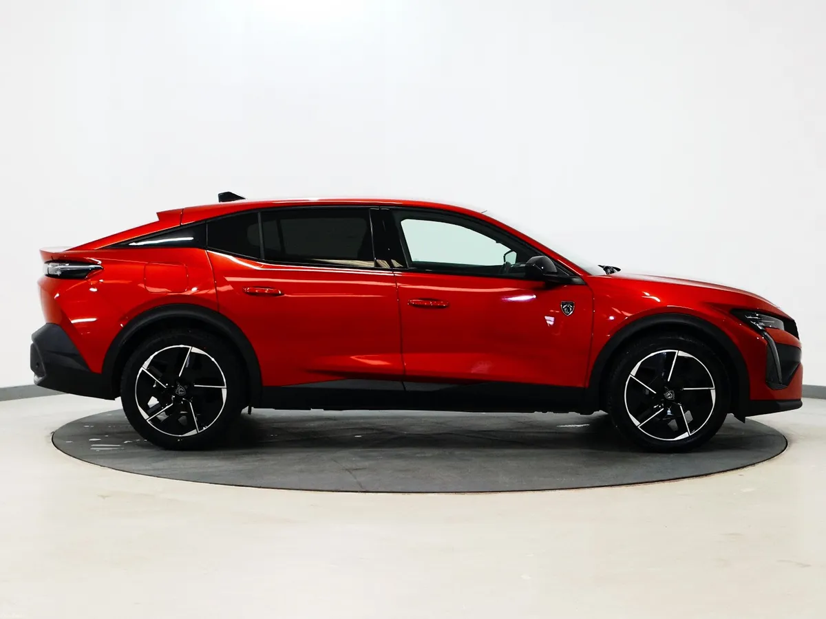 *84* 2023 Peugeot 408 1.2 GT AUTO - Image 3