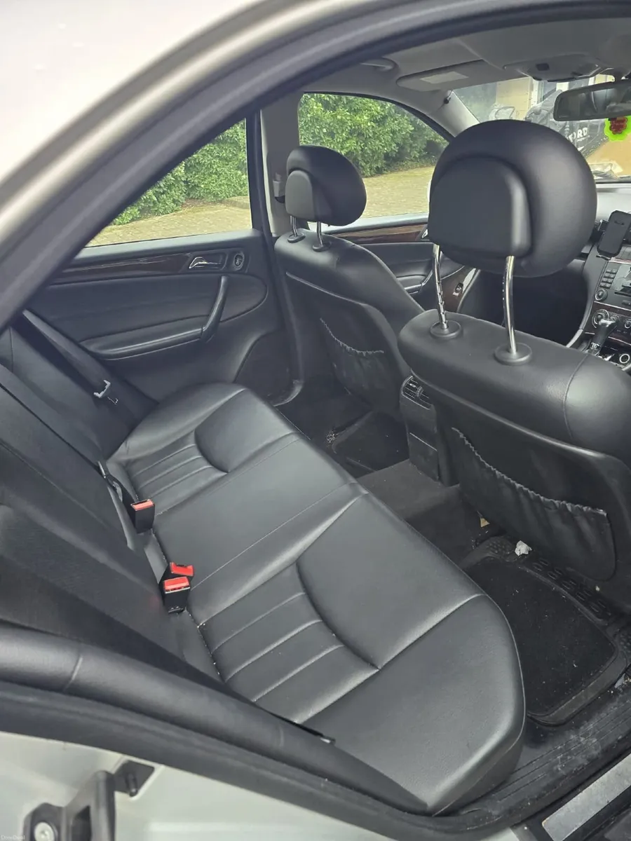 Mercedes-Benz C-Class 2005 - Image 1