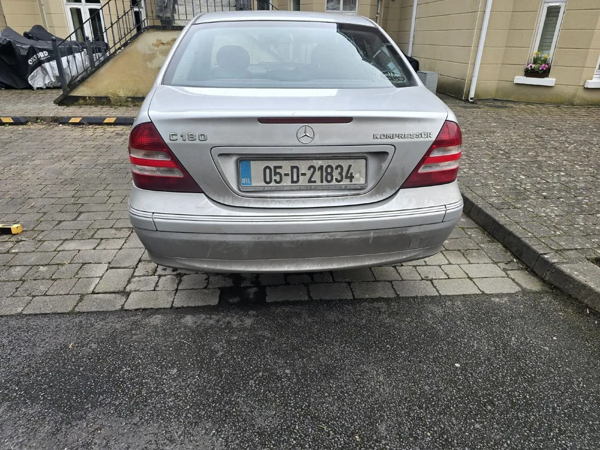 Mercedes-Benz C-Class 2005 - Image 4