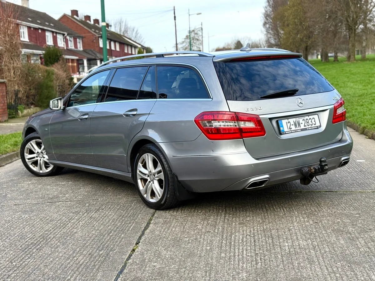 12 Mercedes E220 Auto Good speck - Image 3