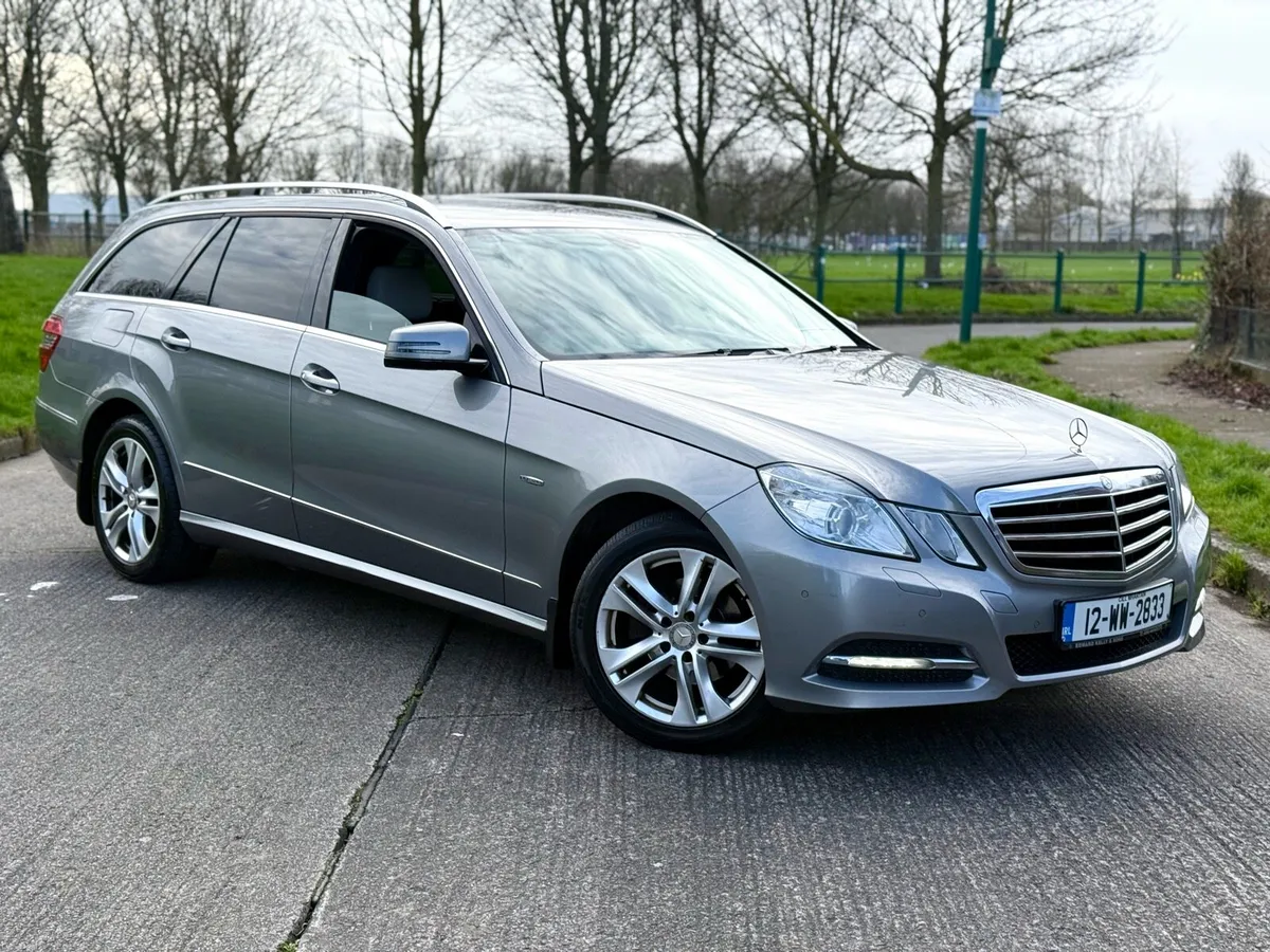 12 Mercedes E220 Auto Good speck - Image 2