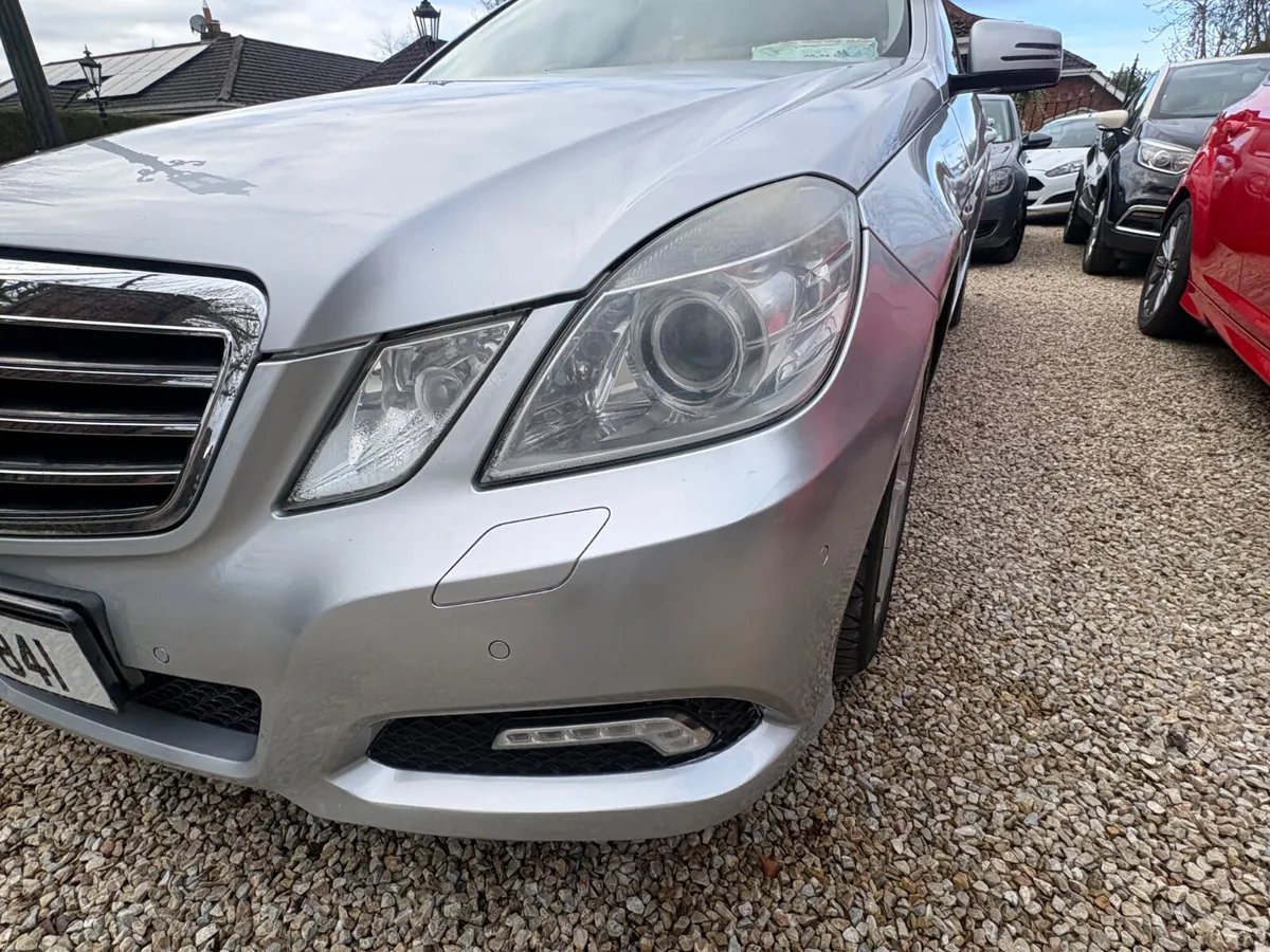 Mercedes-Benz E-Class 2010 - Image 4