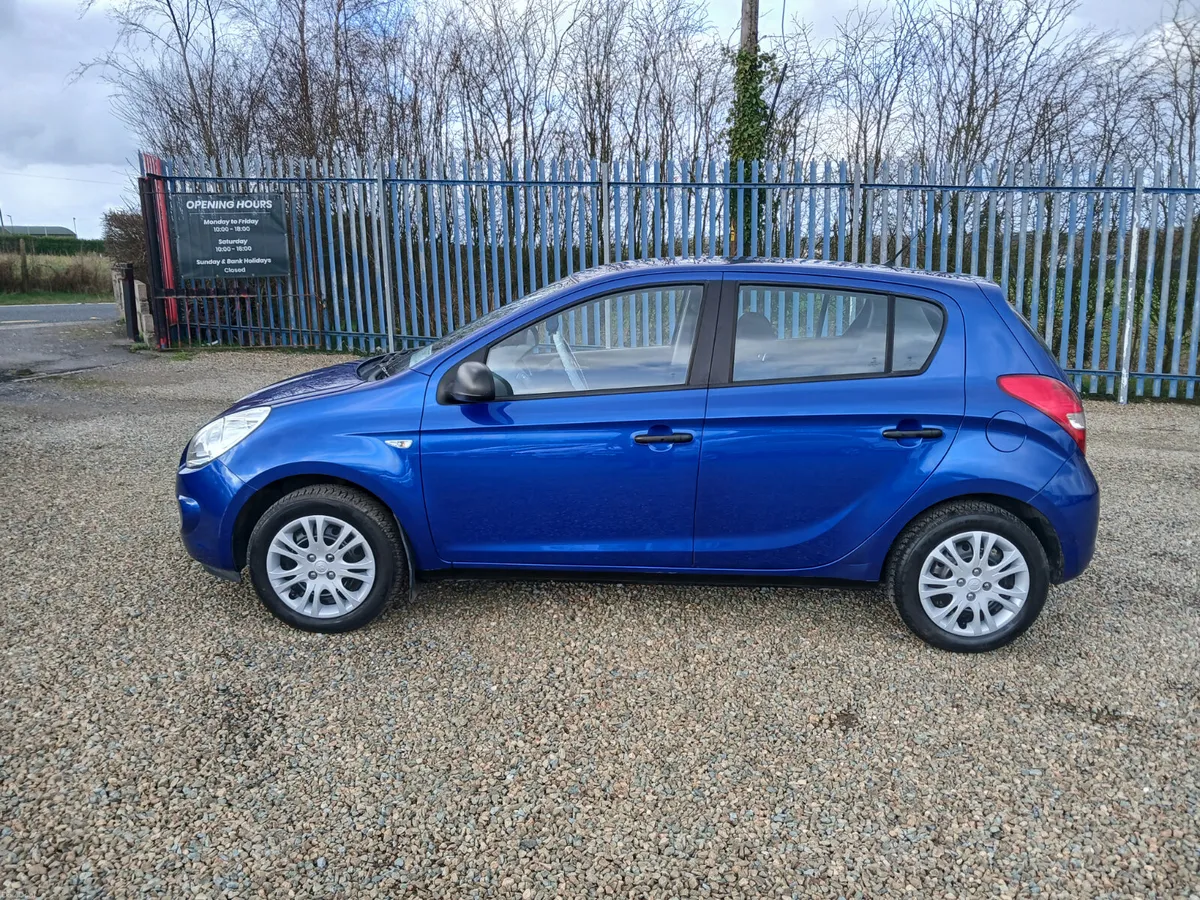Hyundai i20 2009 ideal starter car - Image 4
