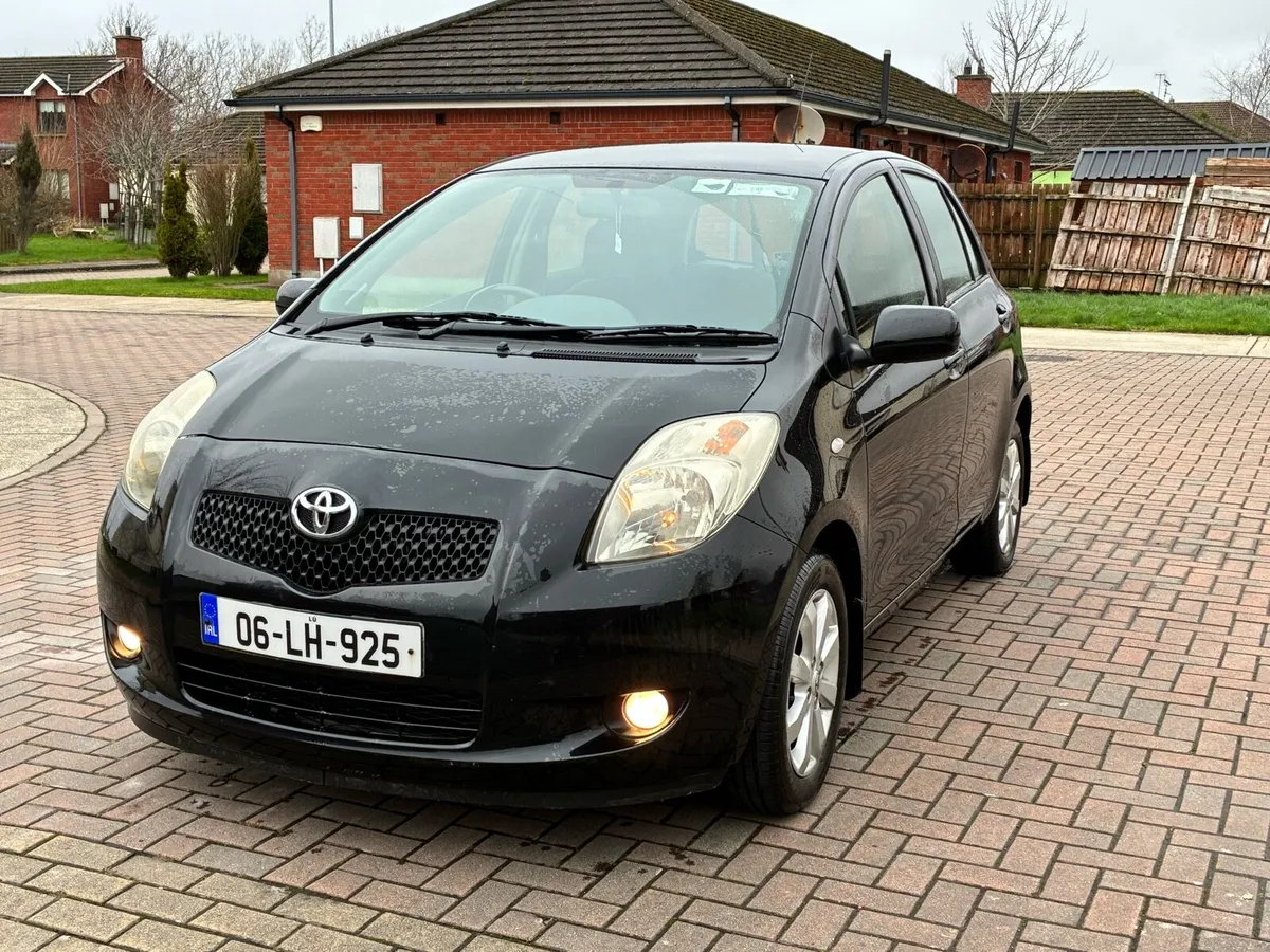 06 Toyota Yaris 1.0petrol manual - Image 3