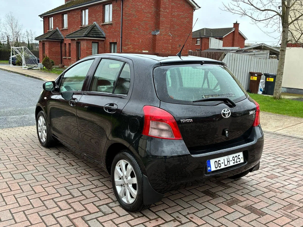 06 Toyota Yaris 1.0petrol manual - Image 4