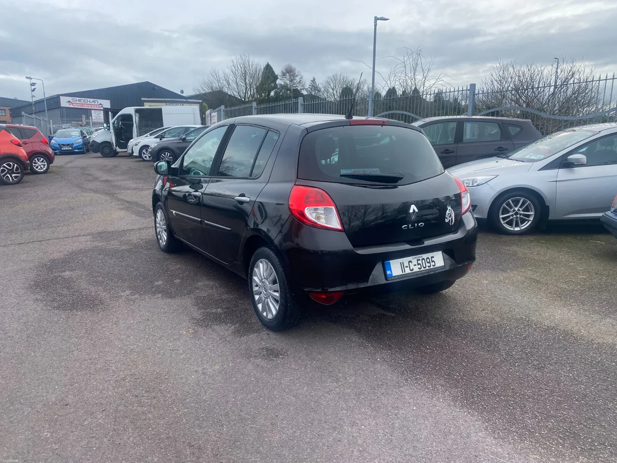 Renault Clio 2011 ONLY 118KLMS - Image 3