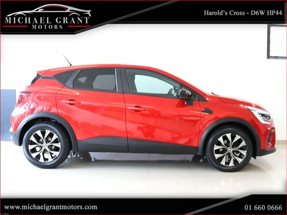 Renault Captur AUTOMATIC 1.3 PETROL TCe 140 EVOLUT - Image 4