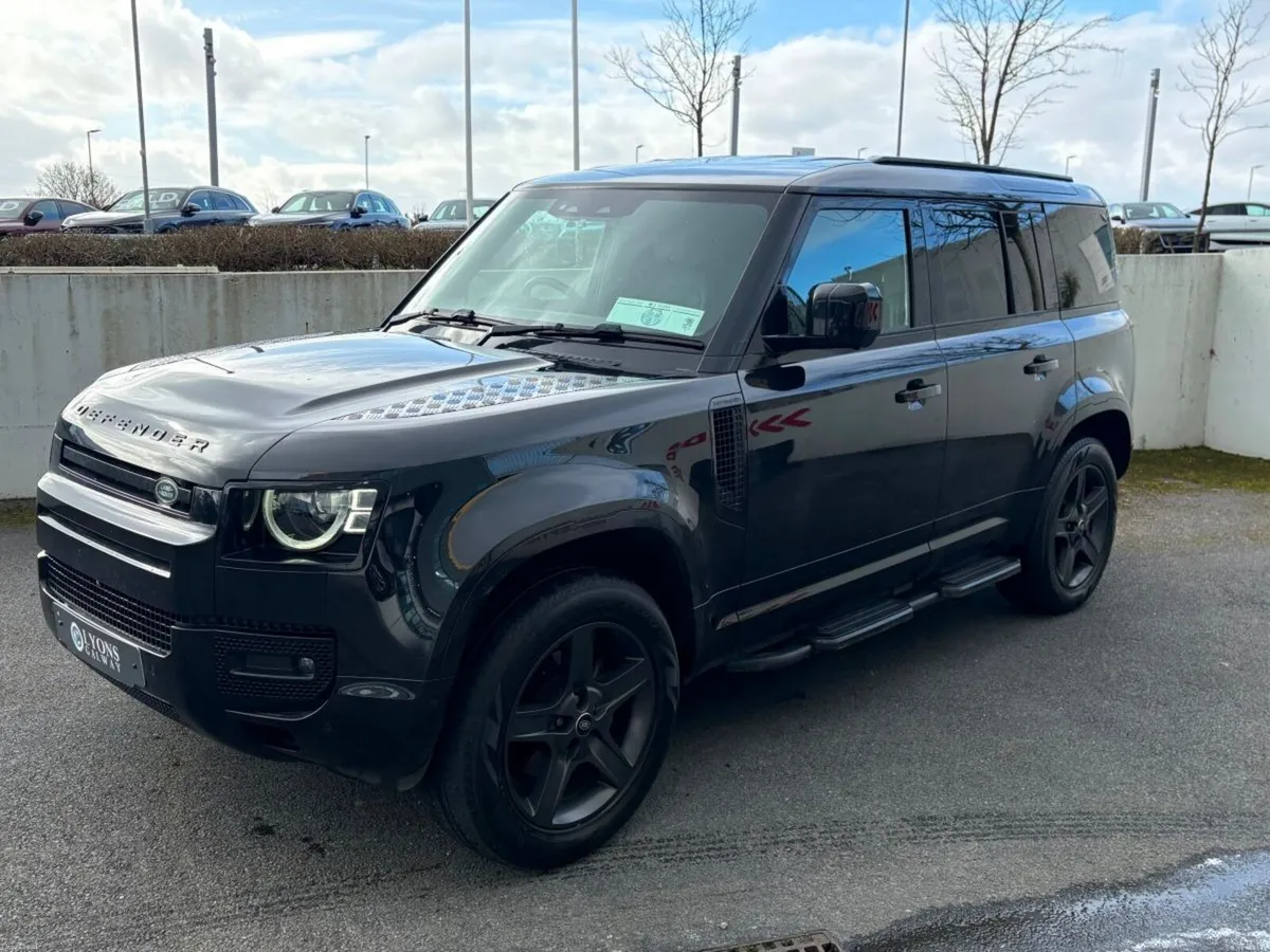 Land Rover Defender X Dynamic SE / 3 Seats / Remai - Image 4