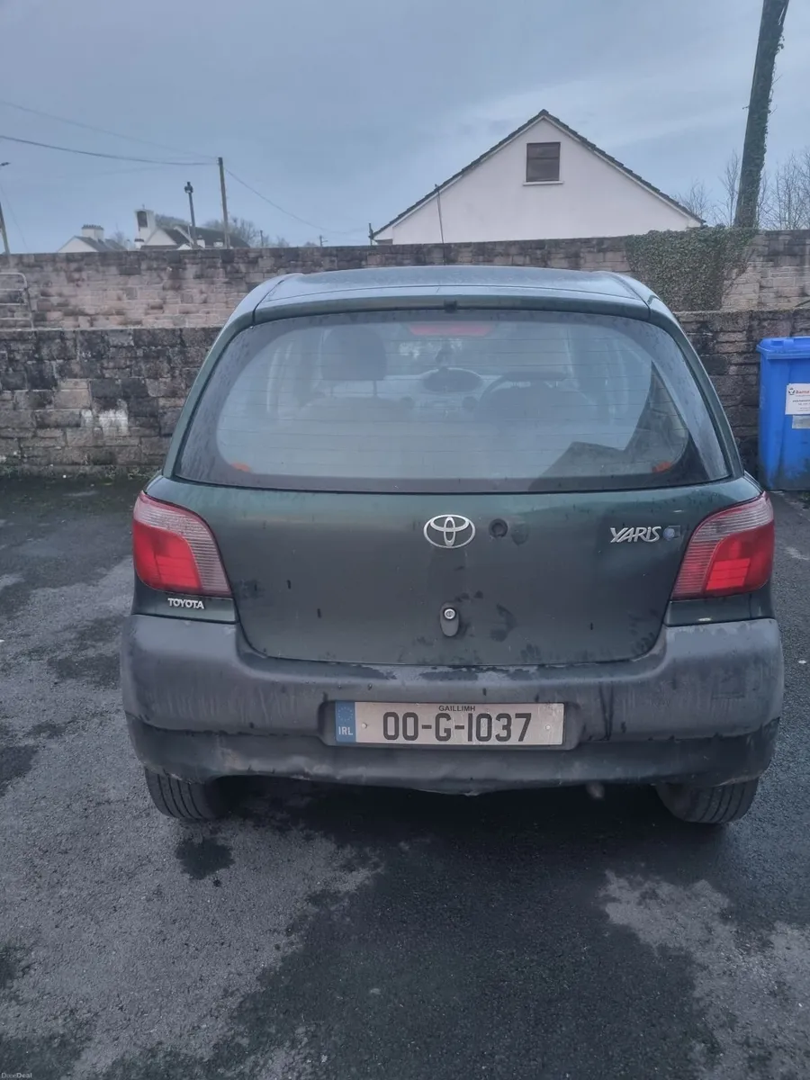 Toyota Yaris 2000 - Image 2