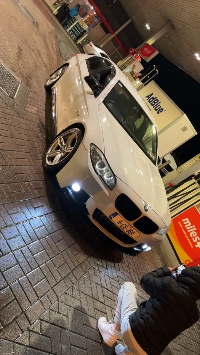 2011 Bmw 5-series M sport - Image 2